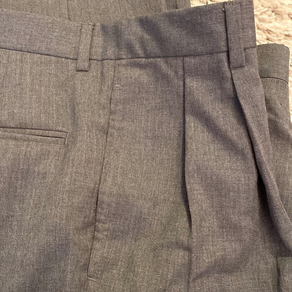 Palm Beach light grey dress pants. Pleated front. Size 35/30. Washable. - Picture 8 of 8